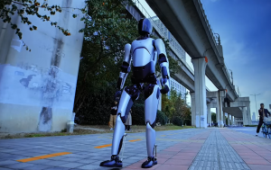 Robot humanoïde AgiBot A2 établit un record en Chine en parcourant 106,286 kilomètres sans interruption (Guinness des records)